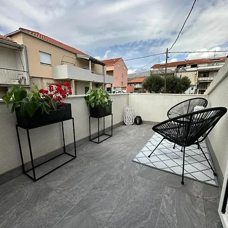 Apartment Apartman Fjaka