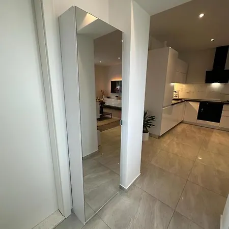 Apartman Fjaka Apartment