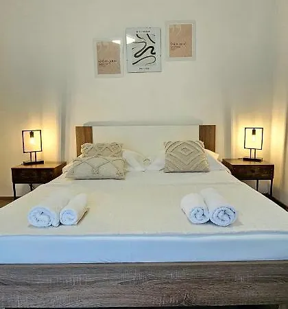 Apartman Fjaka * Split